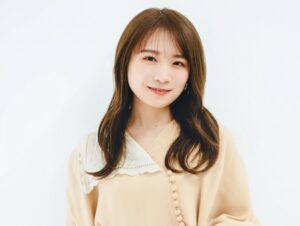 元乃木坂46・秋元真夏の最新ファッション:お人形さんのようなスタイル