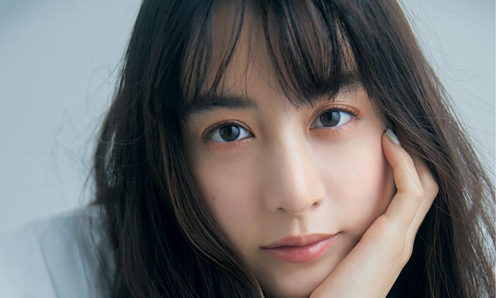 「ゲレンデ飯」:雪山の美食コメディが贈る、白濱亜嵐と山本美月の共演!