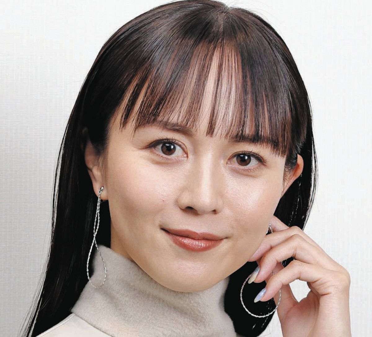 比嘉愛未、新たな挑戦!新事務所加入の裏側に迫る
