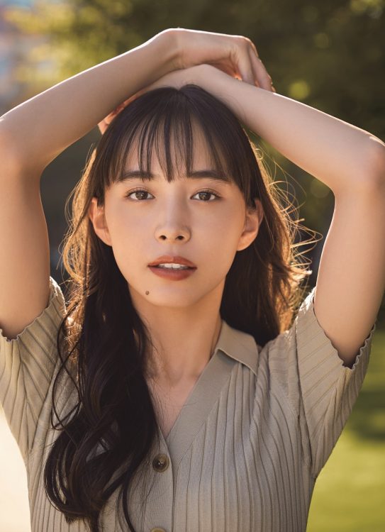 井桁弘恵の最新ワンピースに迫る!春のおしゃれポイント解説