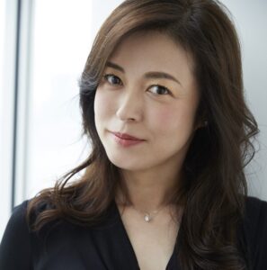 ハワイで輝く横山めぐみのビキニ姿｜年齢を感じさせない美しさの理由