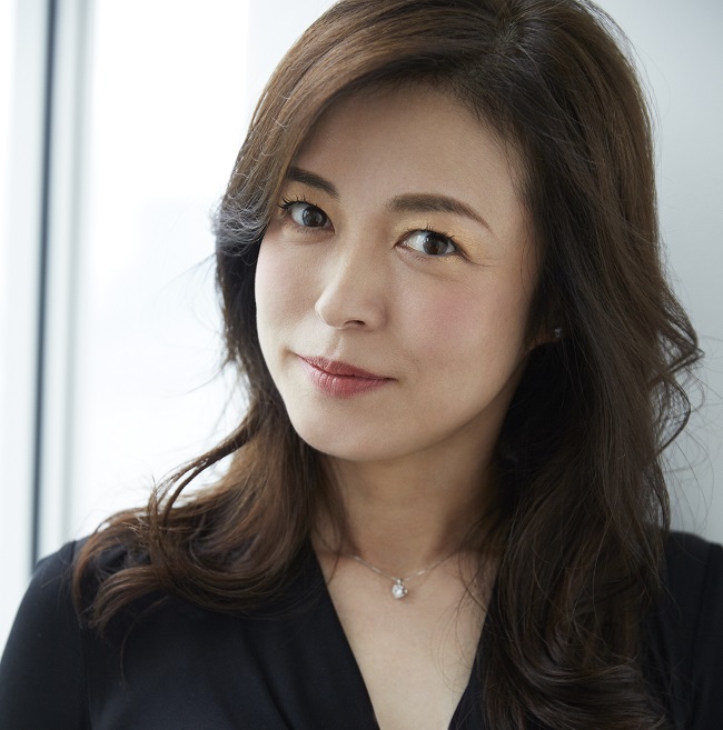 ハワイで輝く横山めぐみのビキニ姿|年齢を感じさせない美しさの理由