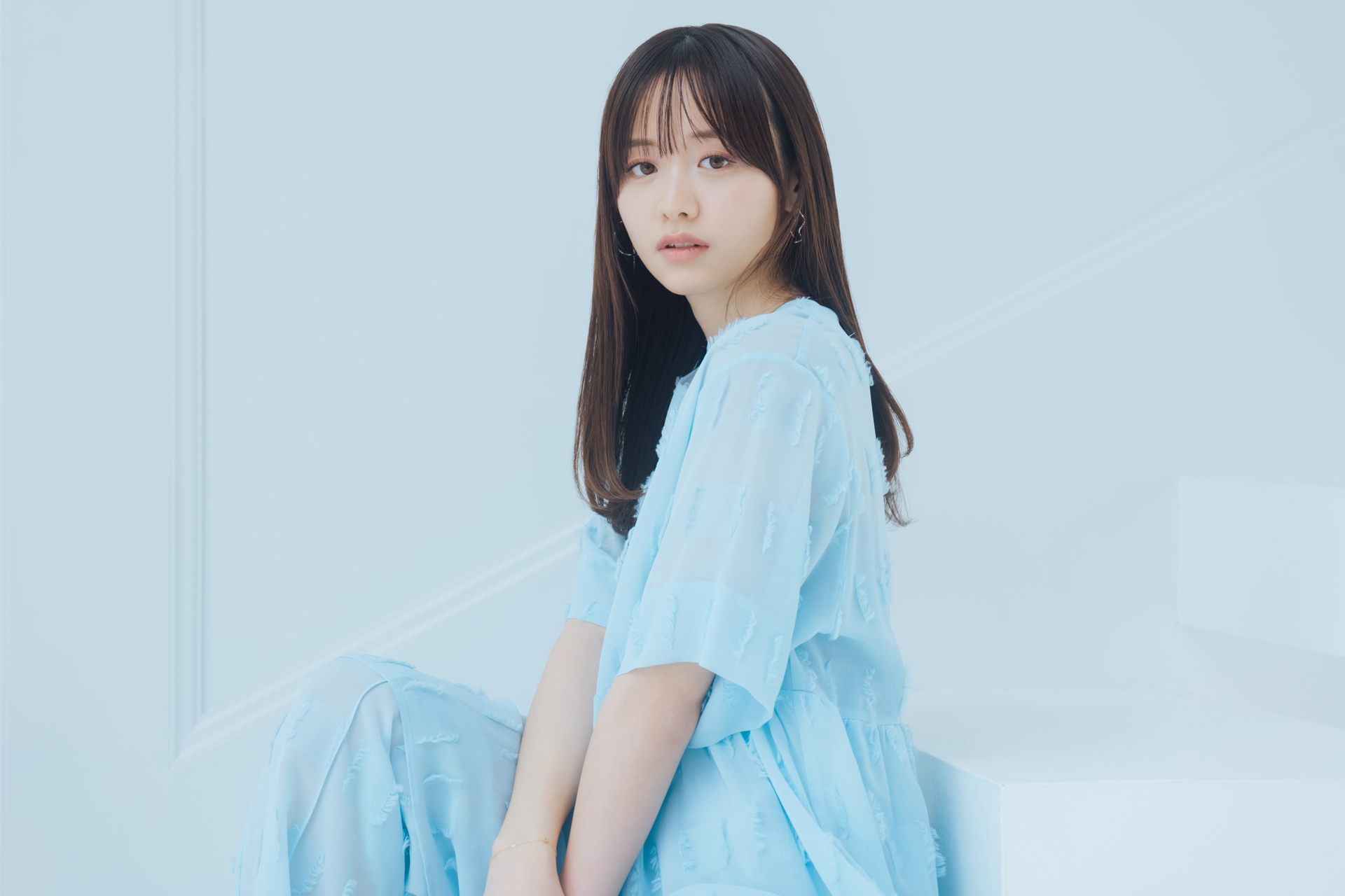 海辺のひととき:森香澄の最新グラビアのビジュアルがやばすぎると話題に!?