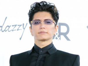 GACKTが電車恐怖症を告白！？狭い所が怖い人の心理とは？