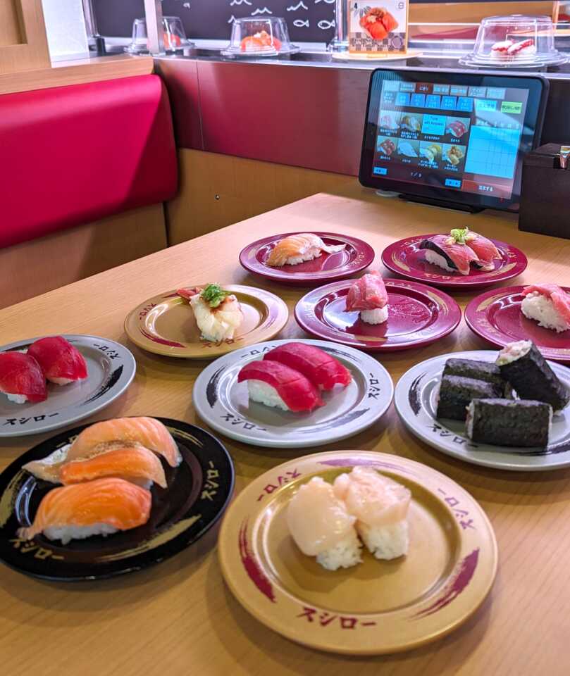 【朗報】スシローに大型ディスプレイデジローが導入された！？