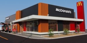 【速報】マクドナルド「ちいかわ」に引き続き「マイクラ」まで終了の事態に！？