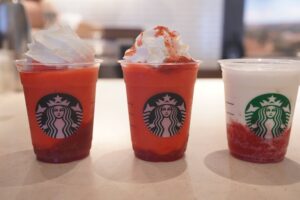 SNSで話題沸騰！スタバ新作“苺ミルク”の評判がとんでもないことに！？