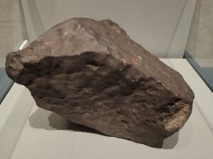 「一瞬で街が明るく…広島上空に“火球”落下　宮島・広島空港で撮影された衝撃映像」