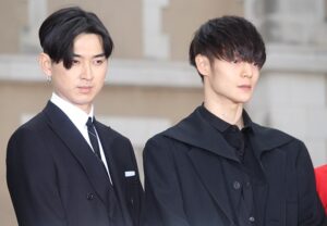 【祝40歳】松田翔太、亡き父・優作さんと同じ年齢に　妻・秋元梢との2ショットが話題