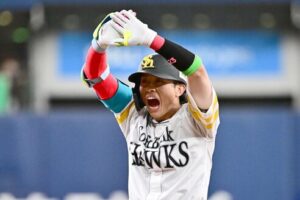 日本シリーズ第2戦、周東佑京が“打撃ショー”！3安打で歴史塗り替える予感
