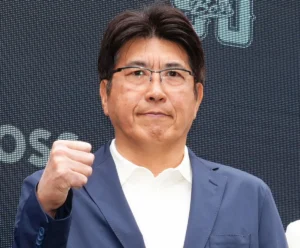 石橋貴明さん“真っ白な髪”に広がる衝撃…活動休止1年で変わった現在の姿とは