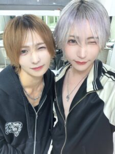 イケメンホストの写真、かっこよさの根源が話題に!