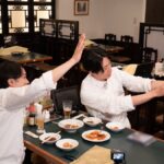 櫻井翔＆相葉雅紀が初バイト！？中華料理店で見せる二人の連携プレイが話題に